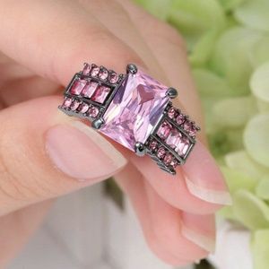 Beautiful Size 6 Pink Stone Ring